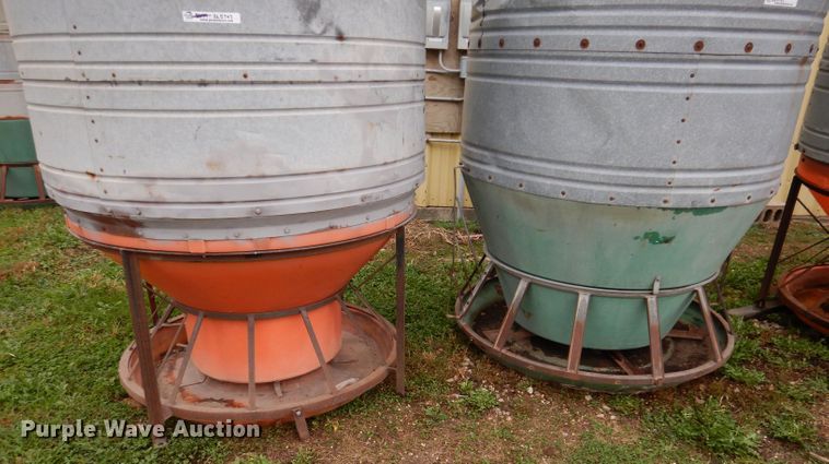 image for item DL5747 (4) Sur-Flo hog feeders