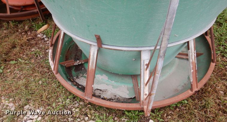 image for item DL5747 (4) Sur-Flo hog feeders