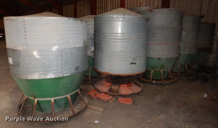 image for item DL5748 (5) Pax hog feeders