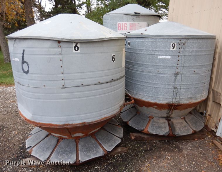 image for item DL5749 (4) Big Husky hog feeders