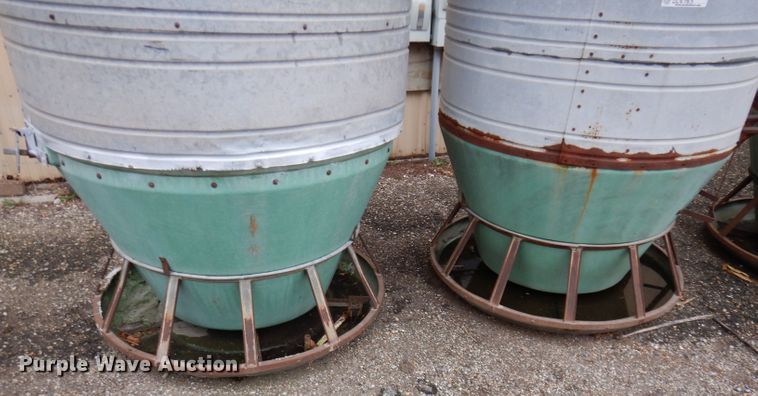 image for item DL5753 (3) Sur-Flo hog feeders