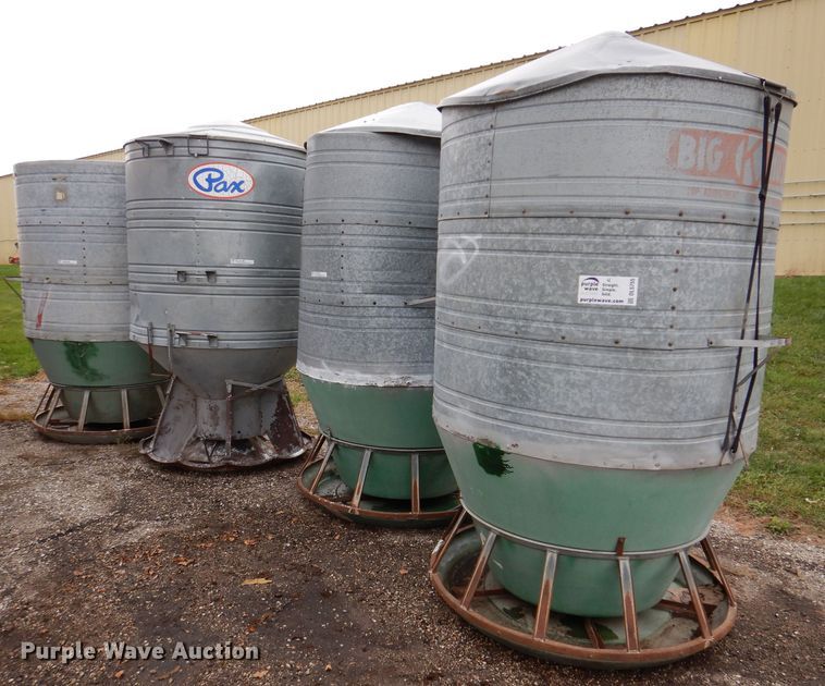 image for item DL5755 (4) 8' H hog feeders