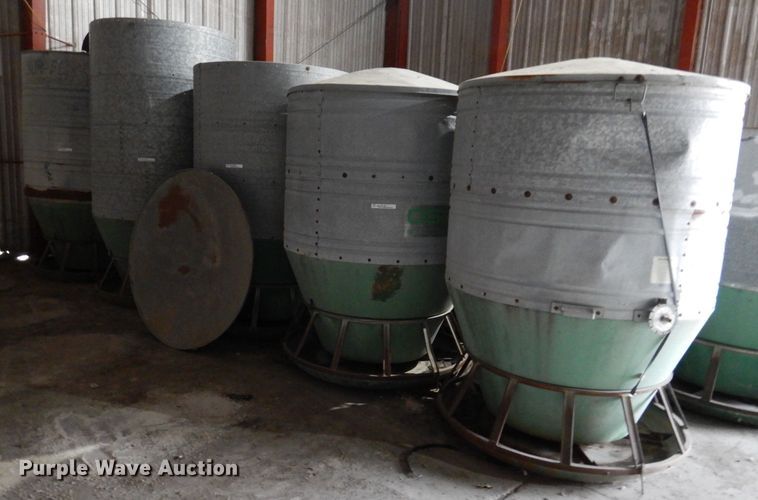 image for item DL5757 (5) hog feeders