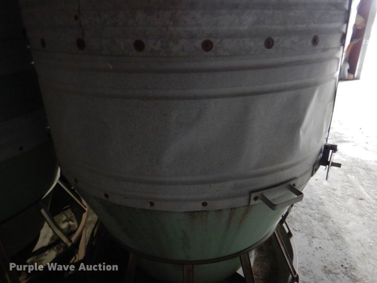 image for item DL5757 (5) hog feeders