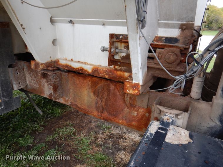 image for item DL5760 Case IH Titan FLX3300B  spreader