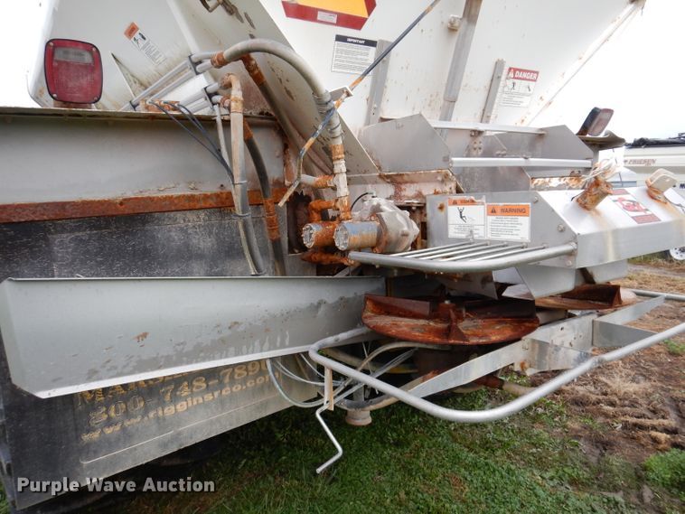 image for item DL5760 Case IH Titan FLX3300B  spreader