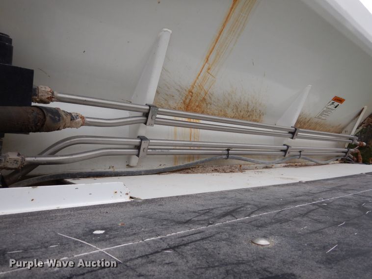 image for item DL5760 Case IH Titan FLX3300B  spreader