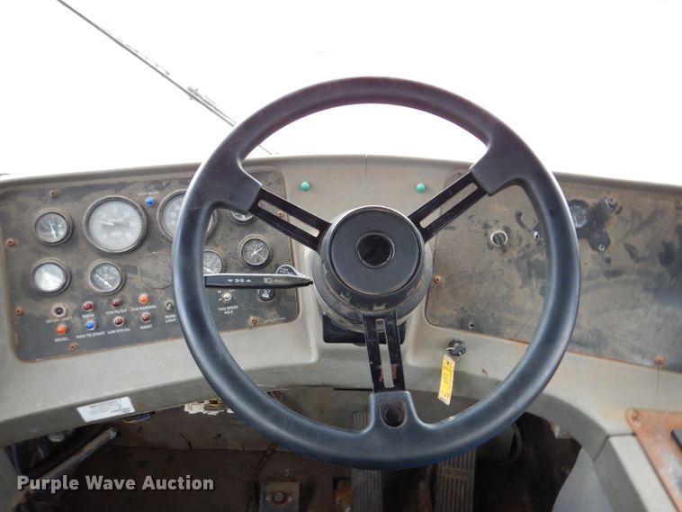 image for item DL5760 Case IH Titan FLX3300B  spreader