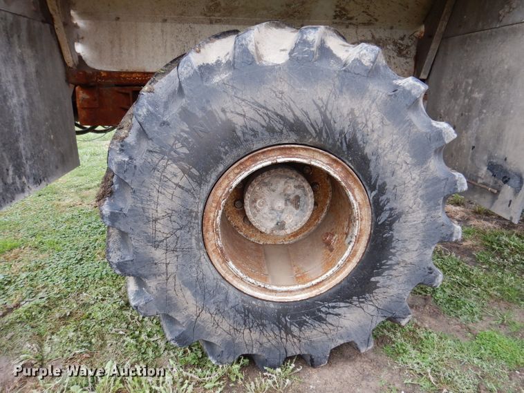 image for item DL5760 Case IH Titan FLX3300B  spreader