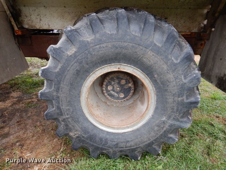 image for item DL5760 Case IH Titan FLX3300B  spreader