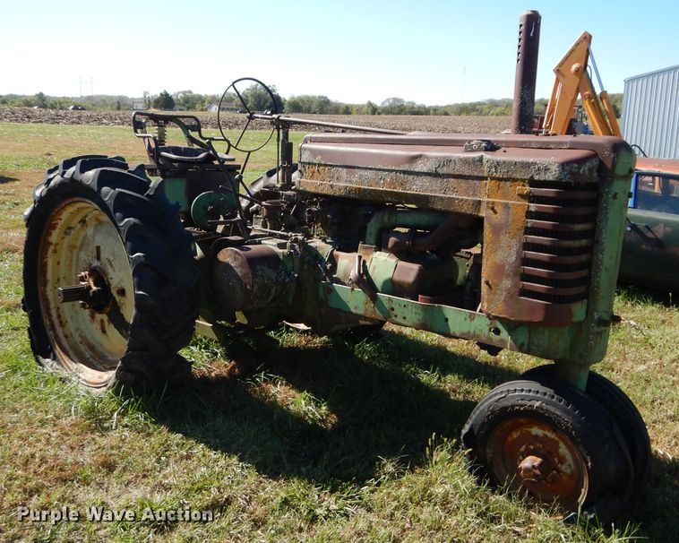 image for item DM0641 John Deere G  tractor