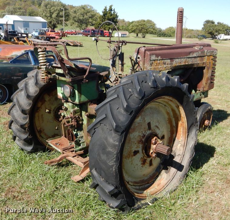 image for item DM0641 John Deere G  tractor