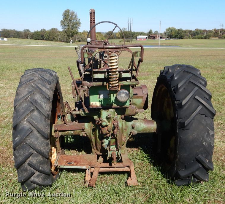 image for item DM0641 John Deere G  tractor