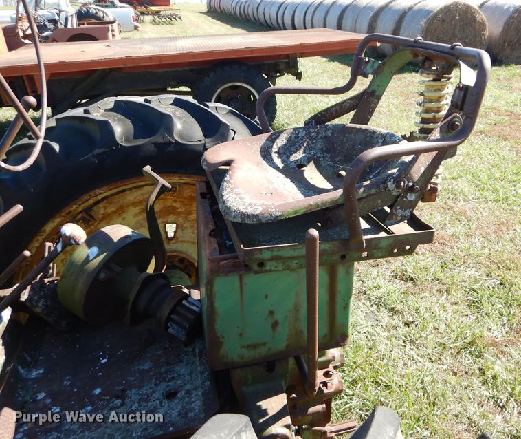 image for item DM0641 John Deere G  tractor