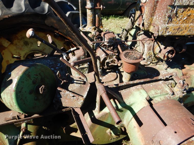 image for item DM0641 John Deere G  tractor