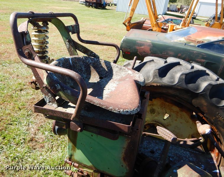 image for item DM0641 John Deere G  tractor