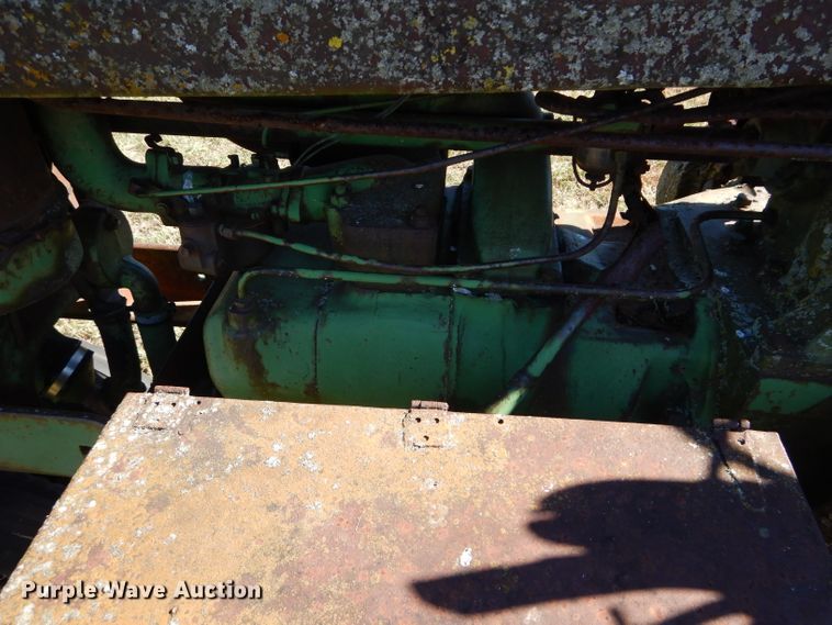 image for item DM0641 John Deere G  tractor