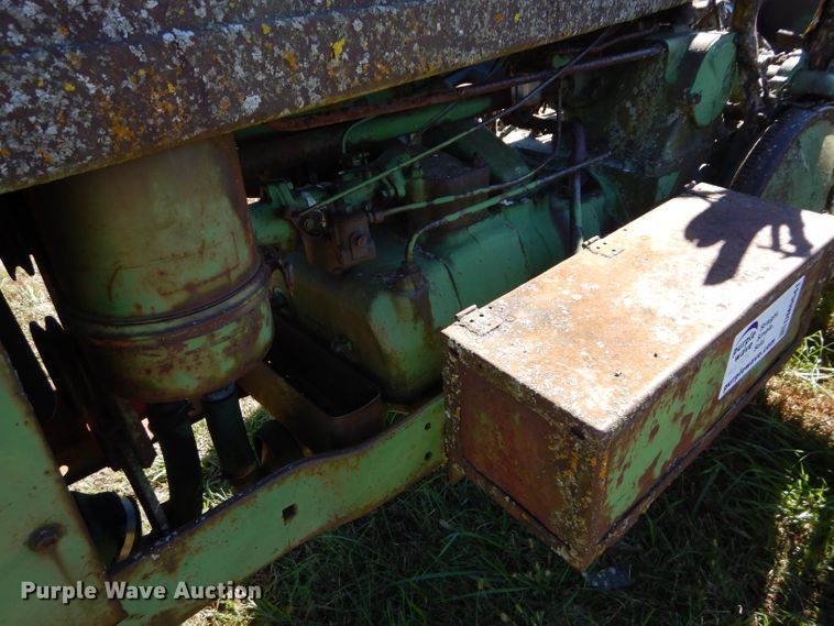 image for item DM0641 John Deere G  tractor