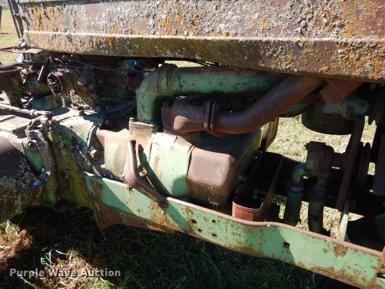 image for item DM0641 John Deere G  tractor