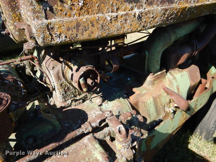 image for item DM0641 John Deere G  tractor