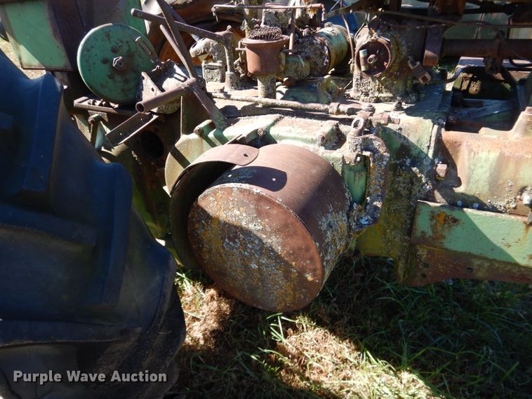 image for item DM0641 John Deere G  tractor