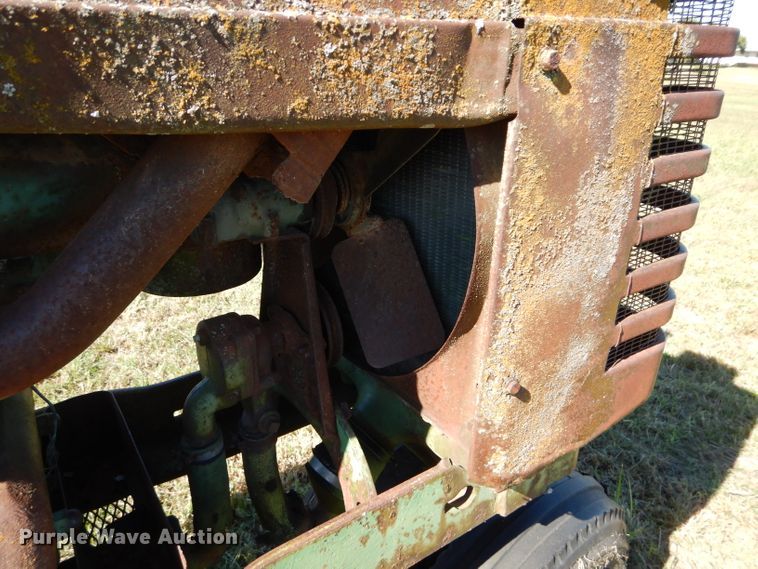 image for item DM0641 John Deere G  tractor