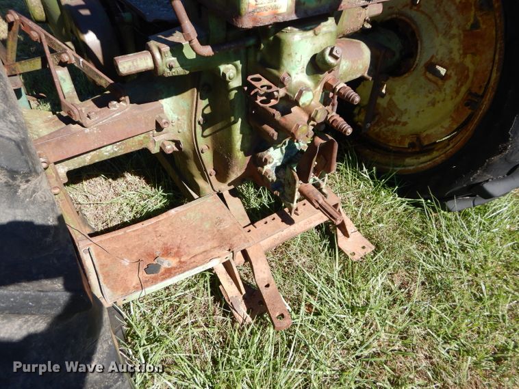 image for item DM0641 John Deere G  tractor