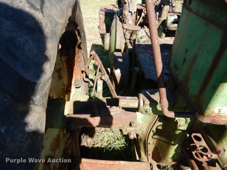 image for item DM0641 John Deere G  tractor