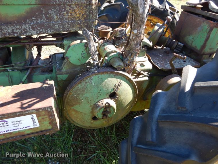 image for item DM0641 John Deere G  tractor