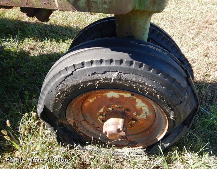 image for item DM0641 John Deere G  tractor