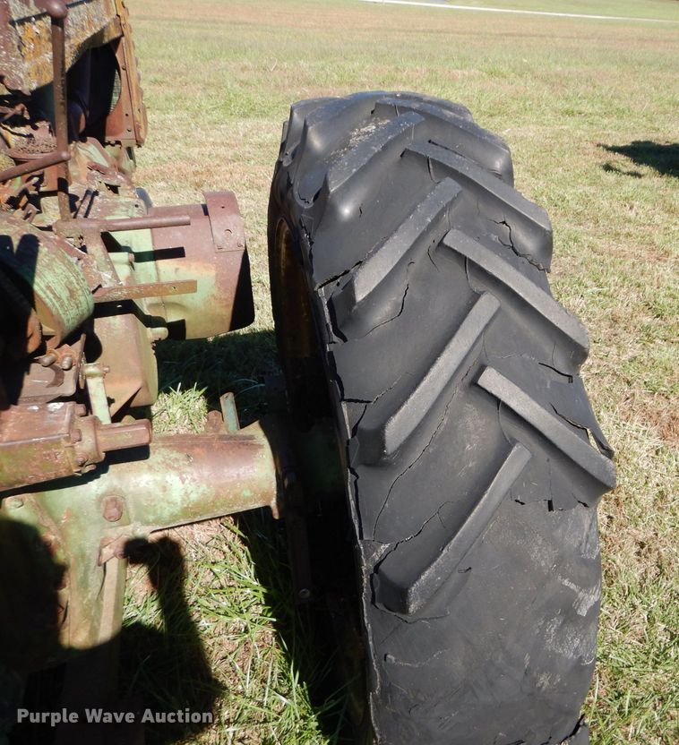 image for item DM0641 John Deere G  tractor