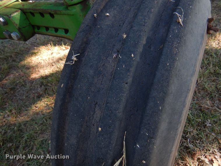 image for item DM5208 1979 John Deere 4240  tractor