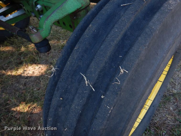 image for item DM5208 1979 John Deere 4240  tractor