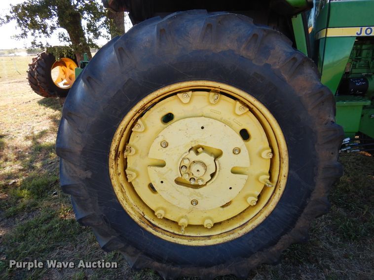 image for item DM5208 1979 John Deere 4240  tractor