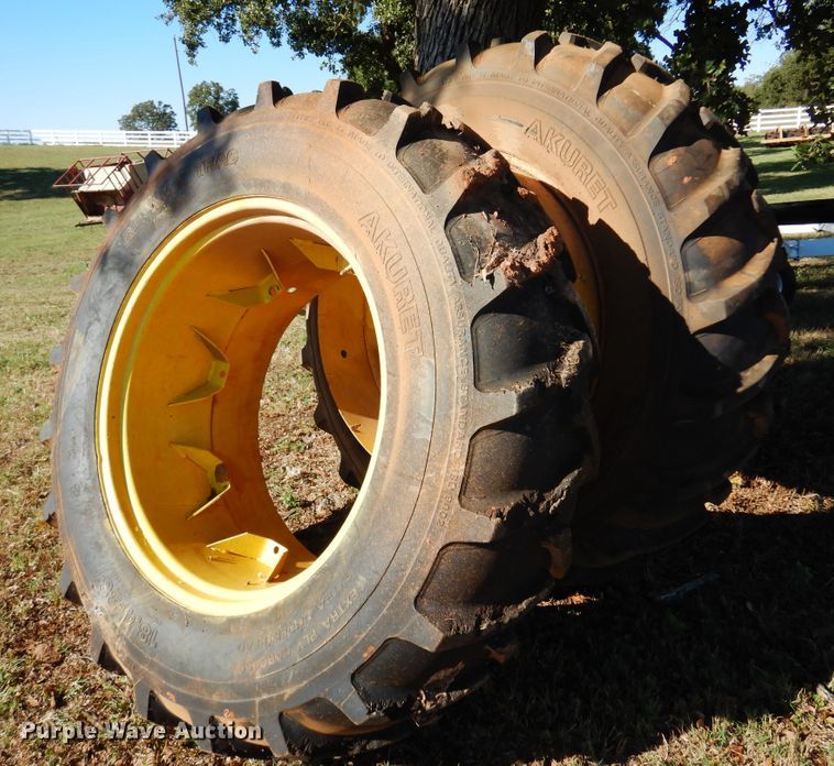 image for item DM5208 1979 John Deere 4240  tractor