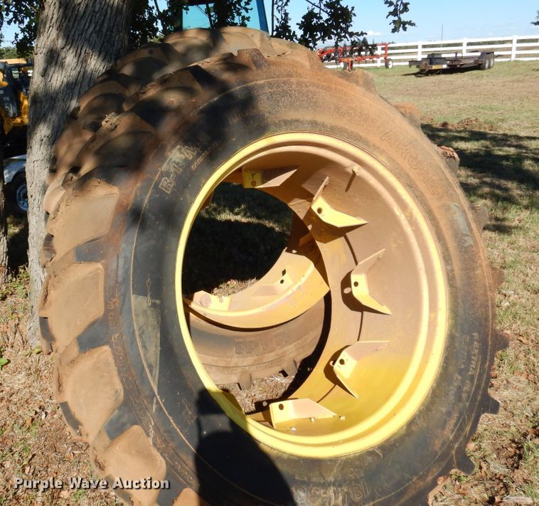 image for item DM5208 1979 John Deere 4240  tractor