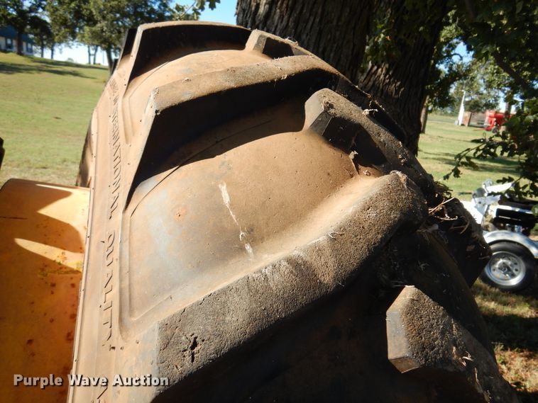 image for item DM5208 1979 John Deere 4240  tractor