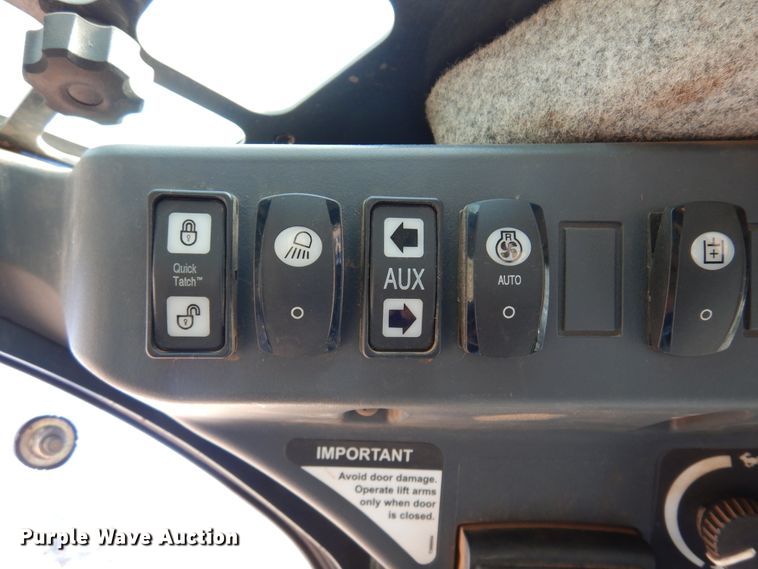 image for item DM5210 2013 John Deere 333E  tracked skid steer loader