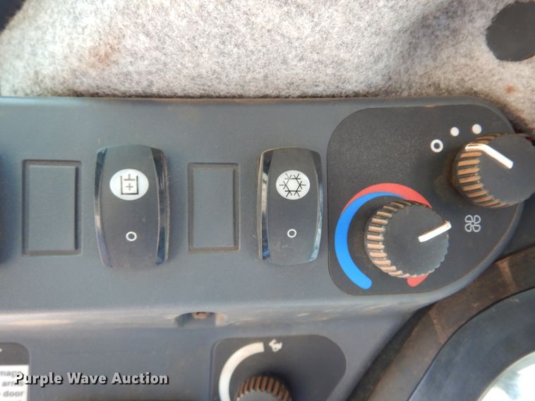 image for item DM5210 2013 John Deere 333E  tracked skid steer loader