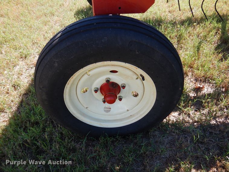 image for item DM5213 H&S HC4112  hay rake