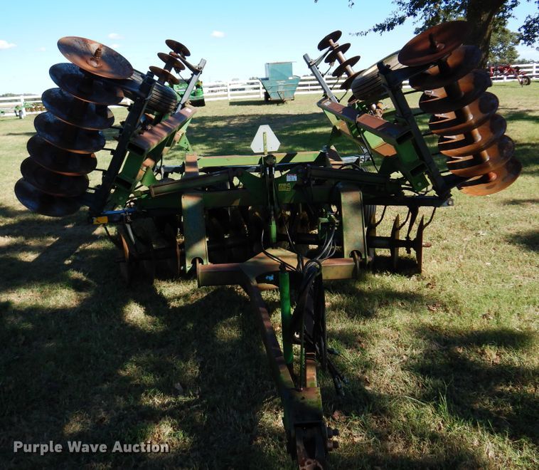 image for item DM5219 John Deere 630  tandem off-set disk