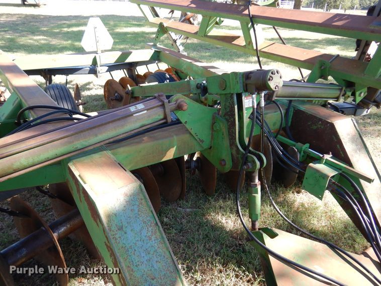 image for item DM5219 John Deere 630  tandem off-set disk