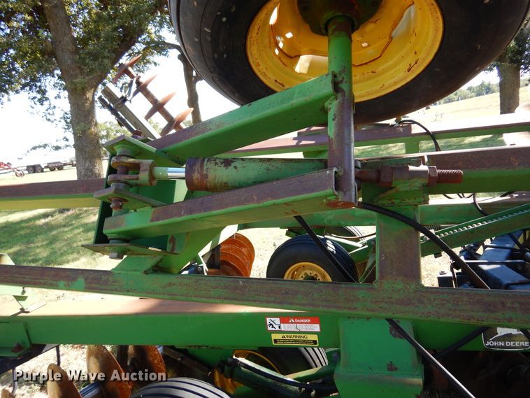 image for item DM5219 John Deere 630  tandem off-set disk