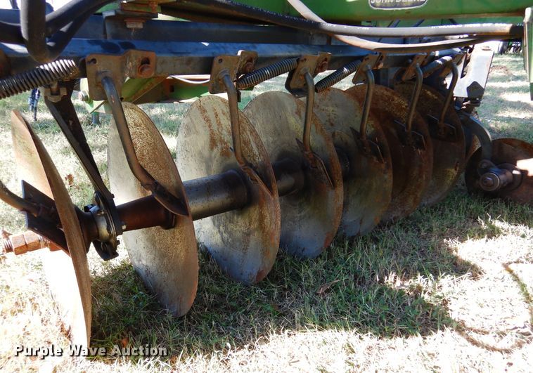 image for item DM5219 John Deere 630  tandem off-set disk