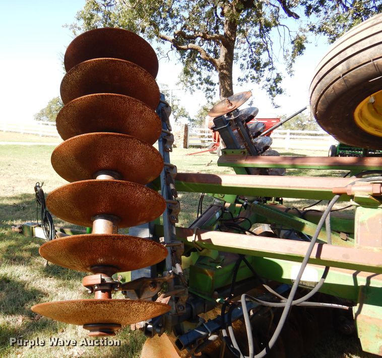 image for item DM5219 John Deere 630  tandem off-set disk