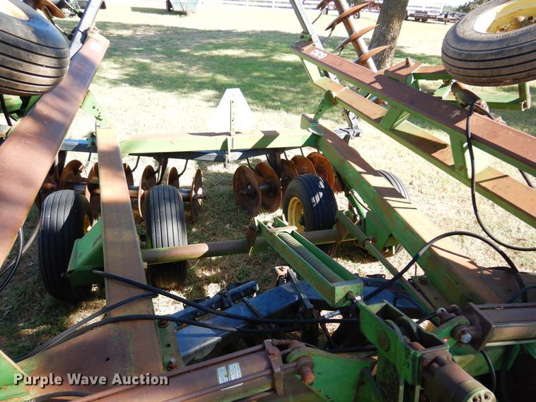 image for item DM5219 John Deere 630  tandem off-set disk