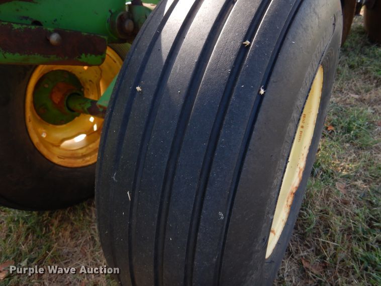 image for item DM5219 John Deere 630  tandem off-set disk