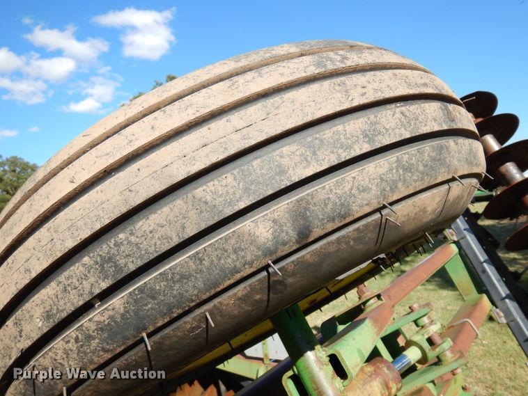 image for item DM5219 John Deere 630  tandem off-set disk