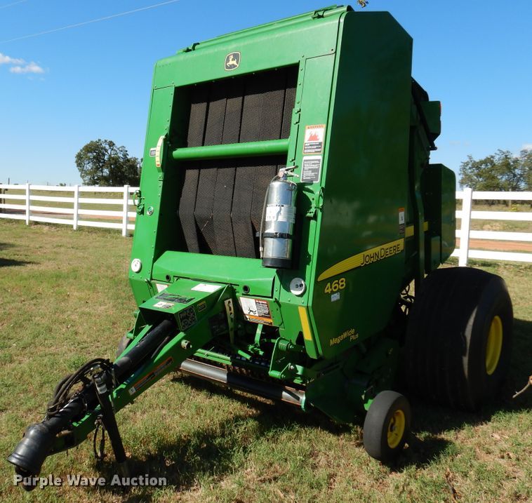 image for item DM5220 2011 John Deere 468  round baler