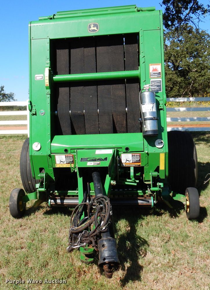 image for item DM5220 2011 John Deere 468  round baler